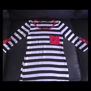 Super soft scoop neck top. EUC med could fit small